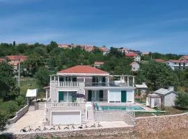 Nice Home In Zrnovnica-Split With Sauna