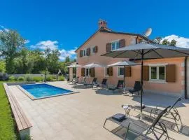Villa Viki