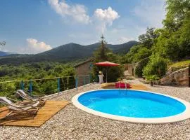 2 Bedroom Beautiful Home In Poljane