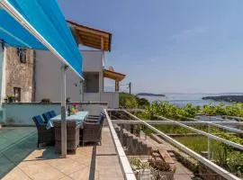 Cozy Home In Palit With Kitchen