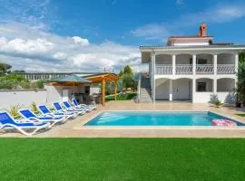 Amazing Home In Rosini With Wifi