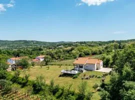 Two-Bedroom Holiday Home In Rakotule
