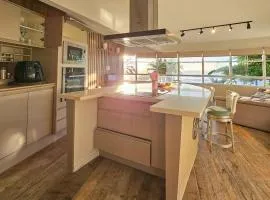 25C - Pé na Areia do Tombo, 1 Suite Master, Ar Cond, 2Wc, 1 vaga, Roupa de Cama e Vivo fibra