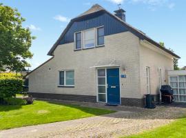 Gorgeous Home In Makkum With Kitchen, hotel in Makkum