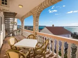 2 Bedroom Nice Apartment In Rtina