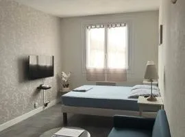 Joli studio avec parking privé, bien situé