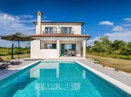 Amazing Home In Zminj