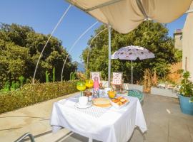 Stunning Apartment In Piana With Wifi，位于皮亚纳的酒店