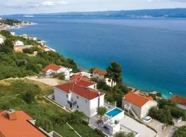 Three-Bedroom Holiday Home In Jesenice