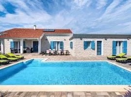 Stunning Home In Privlaka With Wifi