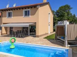 Awesome Home In Putini