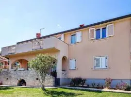 Awesome Apartment In Pula With Wifi