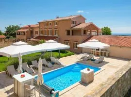 Amazing Home In Hr-52215 Vodnjan
