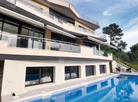 Lovely Home In Santa Susanna With Wifi