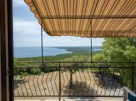 Stunning Apartment In Koromacno
