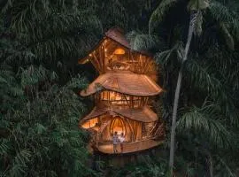 Aura House 2bds Eco Bamboo House, Pool, River View