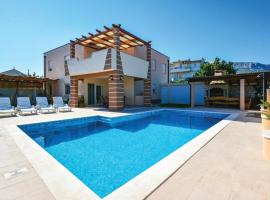 3 Bedroom Nice Home In Solin, Hotel in Solin