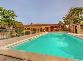 Stunning Home In St Pierre D'eyraud