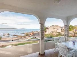 2 Bedroom Nice Apartment In Kustici