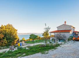 Gorgeous Apartment In Gondolici, Hotel in Hrvatini