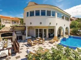 6 Bedroom Gorgeous Home In Pag