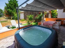 Two-Bedroom Holiday Home In Pula, hotel di Pula