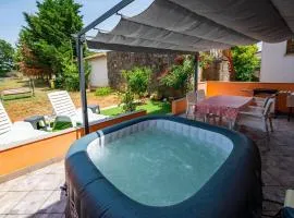 Two-Bedroom Holiday Home In Pula