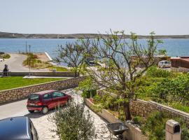 2 Bedroom Nice Apartment In Kustici, hotel v destinaci Kustići