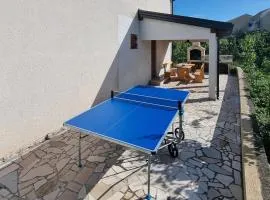 Nice Apartment In Cres With Kitchen