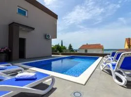 Cozy Home In Maslenica With Wifi