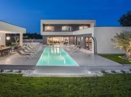 5 Bedroom Nice Home In Sivati