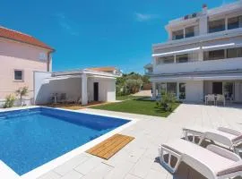 Two-Bedroom Apartment In Murter