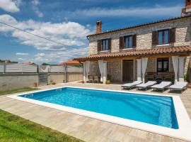 3 Bedroom Villa In Pula, hotel din apropiere de Aeroportul Pula - PUY, 
