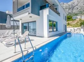 Beautiful Home In Makarska