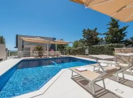 Amazing Apartment In Novalja With Wifi
