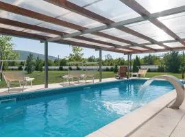 4 Bedroom Stunning Home In Neoric