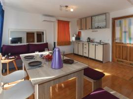 Holiday Apartment Slatine 02, hotel v Slatinah