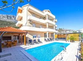 Lovely Apartment In Kastel Gomilica
