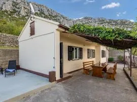 Gorgeous Home In Stinica With Wifi