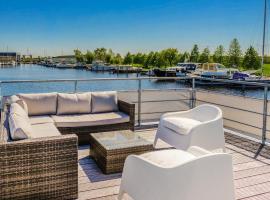 Cozy Ship In Aalsmeer With Wifi, ξενοδοχείο σε Leimuiden