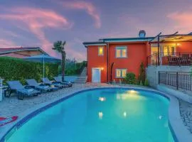 2 Bedroom Awesome Home In Porec