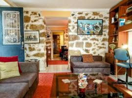Charming Stone house, 500 meters to Acropolis, bungalow in Athens