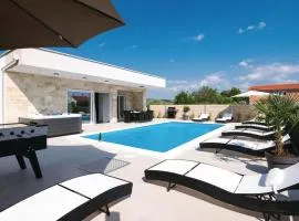 Amazing Home In Sukosan