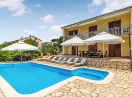 Nice Home In Banjol With Wifi, hotel a Banjol