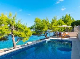 Awesome Home In Prigradica With Jacuzzi