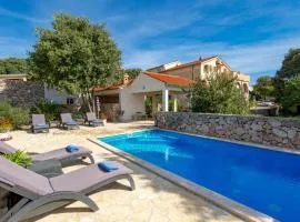 Nice Apartment In Garica With Wifi