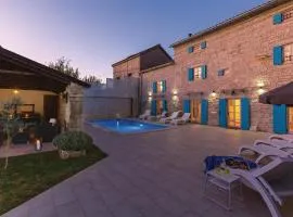 Four-Bedroom Holiday Home In Kringa