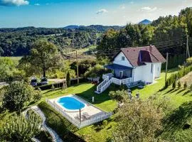Amazing Home With Swiming Pool