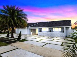 Spectacular Miami - Heated Pool, 5 Bedrooms, Work Area & BBQ, holiday home in Tamiami