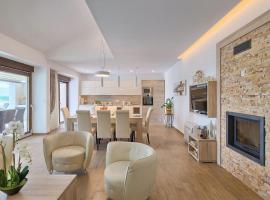 Villa Mala Halu, Hotel in Katun Gračanski